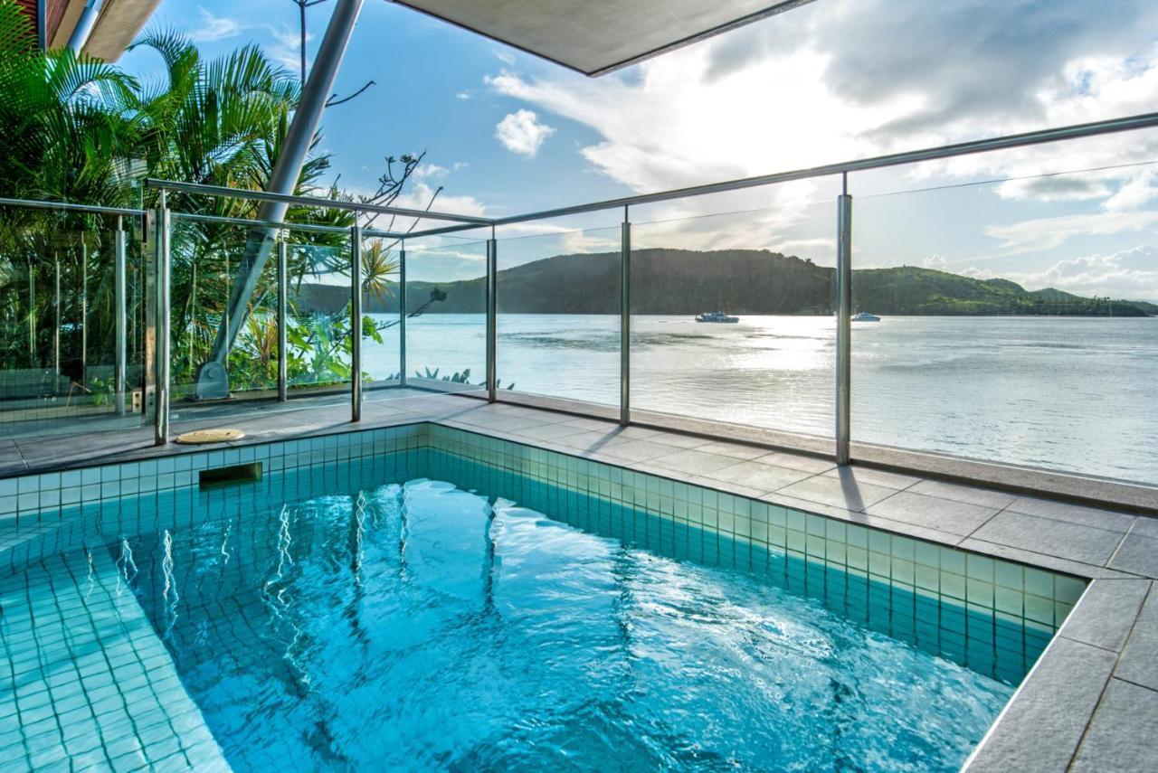 Yacht Club 19 Villa Bijou De Mer Ocean Front Private Pool 2 Buggies Hamilton Island Bagian luar foto