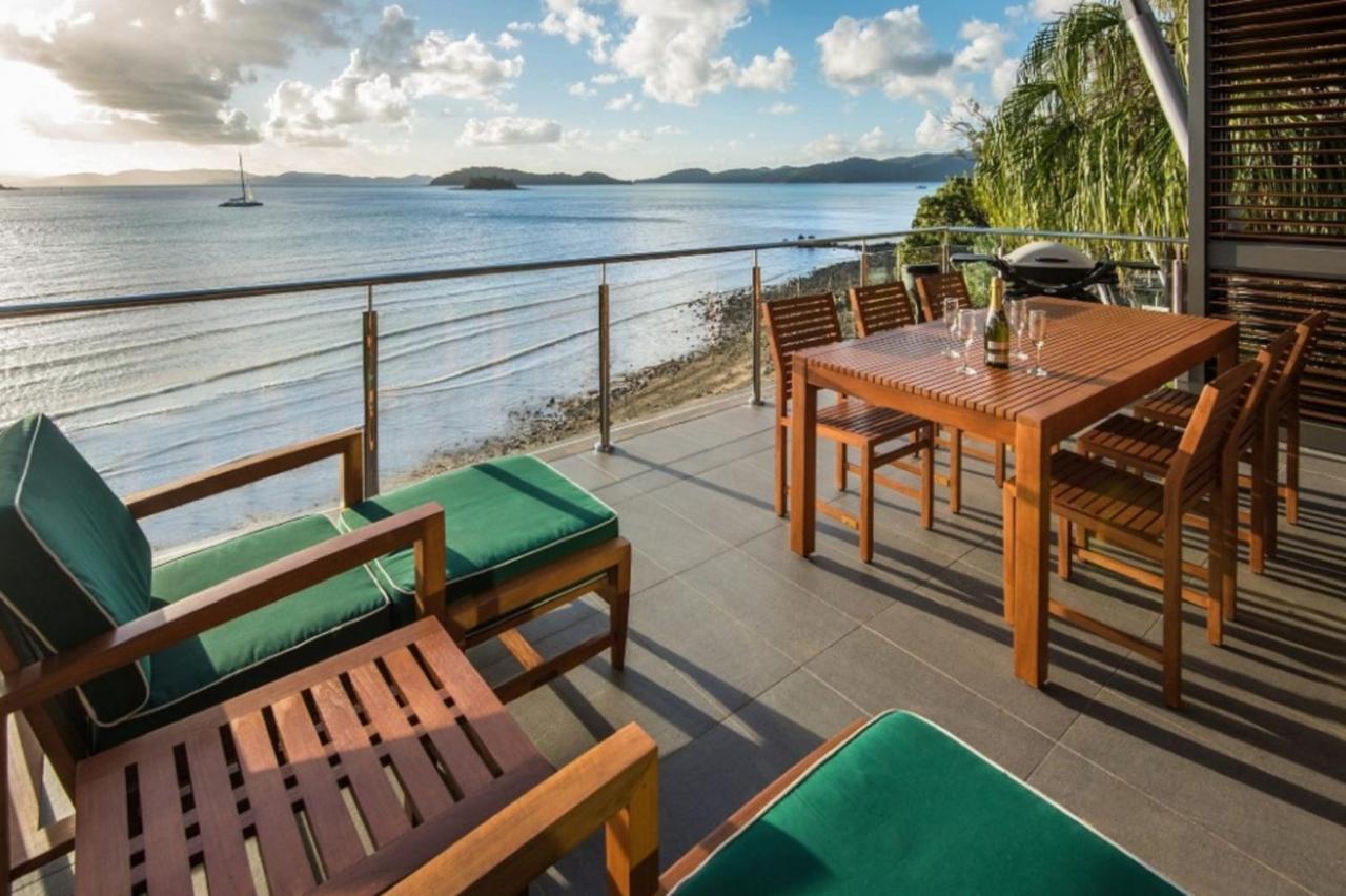 Yacht Club 19 Villa Bijou De Mer Ocean Front Private Pool 2 Buggies Hamilton Island Bagian luar foto