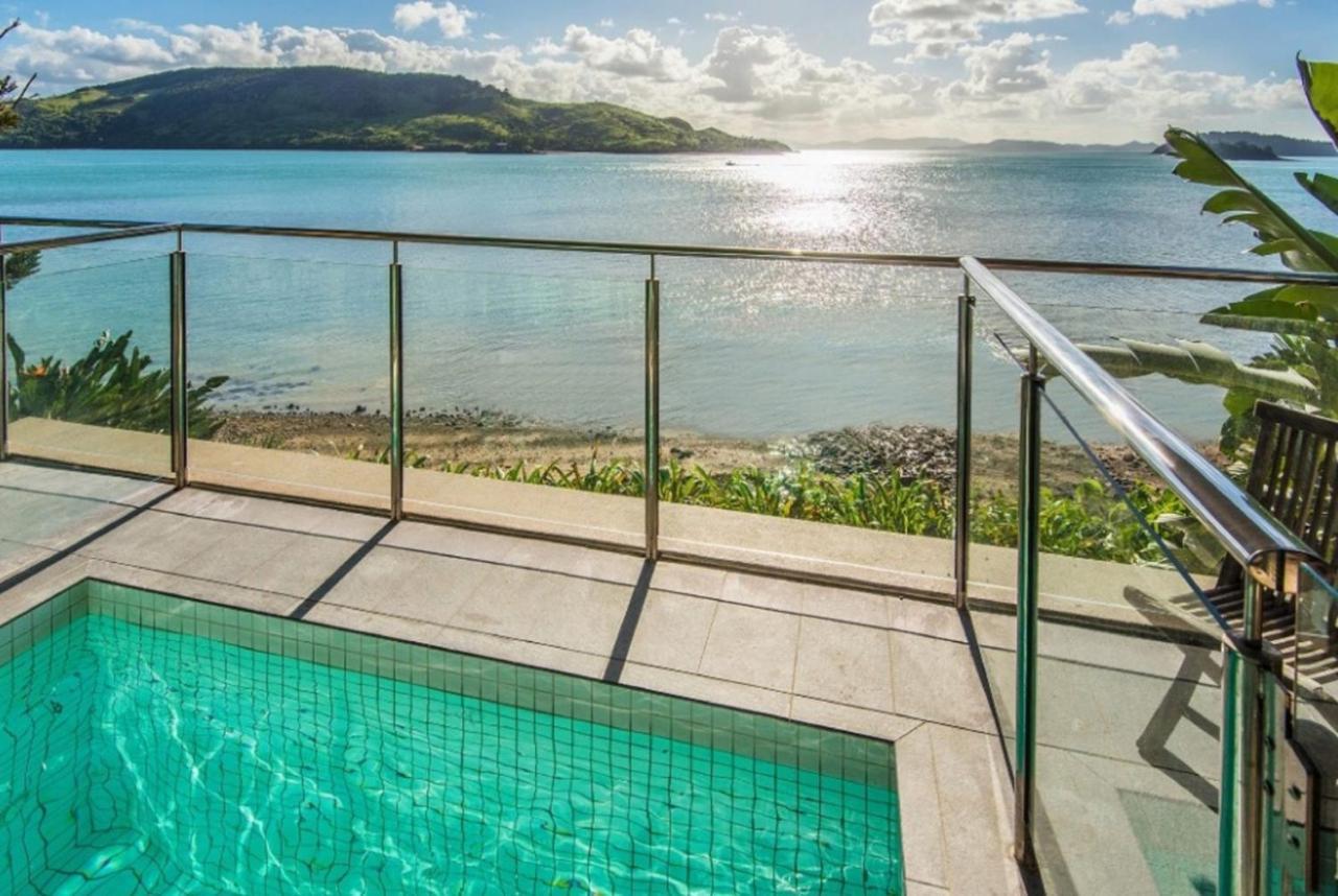 Yacht Club 19 Villa Bijou De Mer Ocean Front Private Pool 2 Buggies Hamilton Island Bagian luar foto